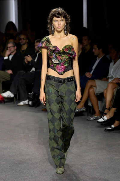 Look 37